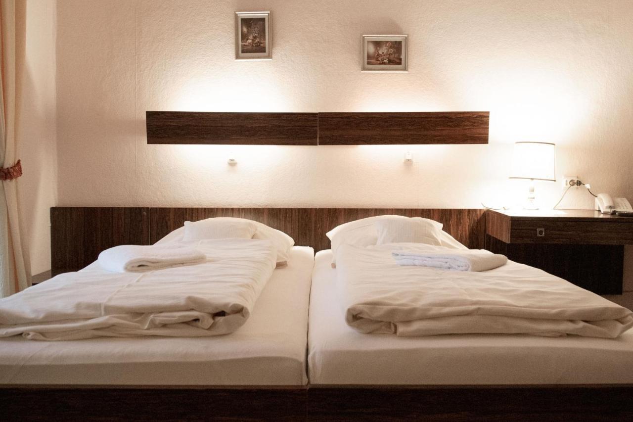 Haus Mecklenburg Hotel Pension 巴特萨尔茨乌夫伦 外观 照片