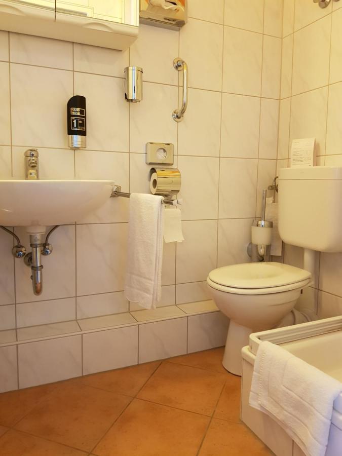 Haus Mecklenburg Hotel Pension 巴特萨尔茨乌夫伦 外观 照片
